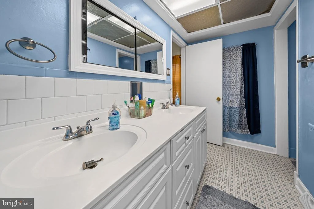 Photo of 6816 TIMBERLANE ROAD