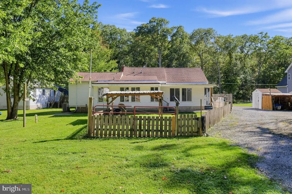 Photo of 1462 COLUMBIA BEACH ROAD