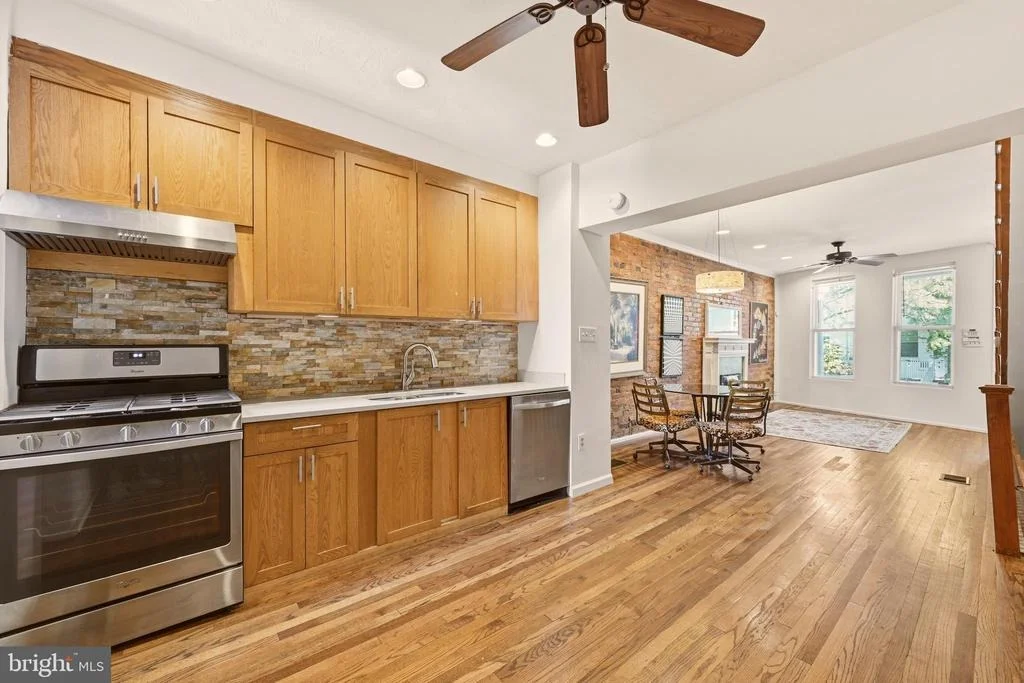 Photo of 1402 PERRY PLACE NW