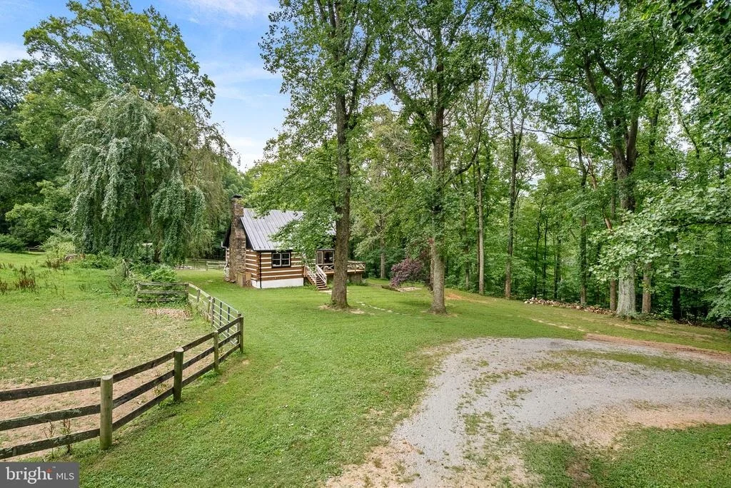 Photo of 1263 FROGTOWN ROAD