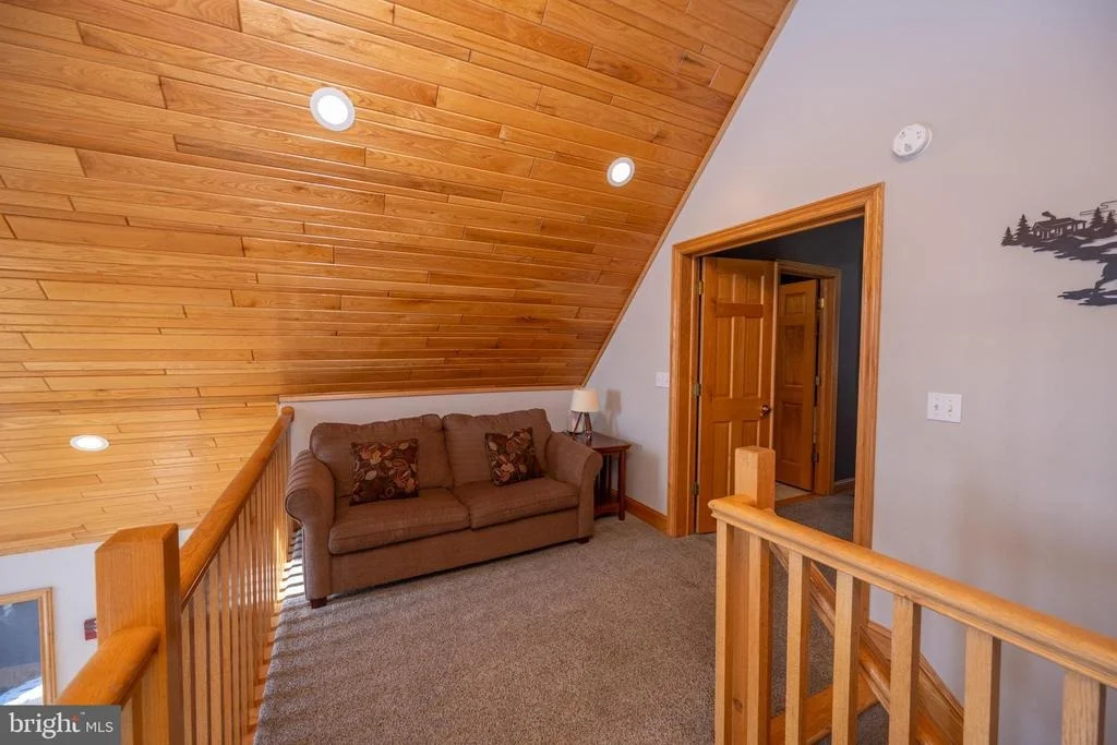 Photo of 723 PINNACLE DRIVE