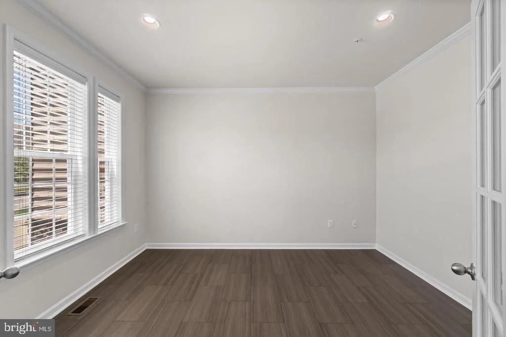 Photo of 9613 MANOR OAKS VIEW