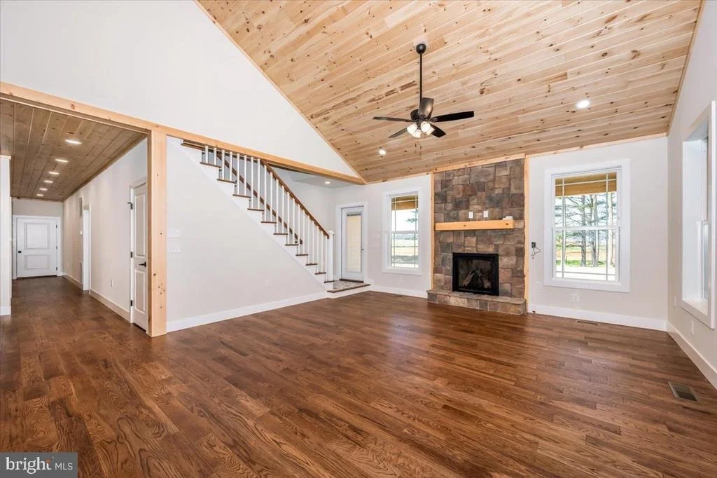 Photo of 460 SHADE TREE LANE