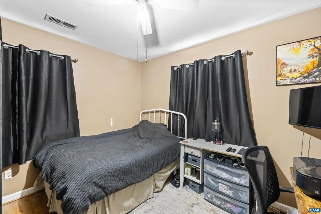 Photo of 465 HIDDEN RIDGE RD