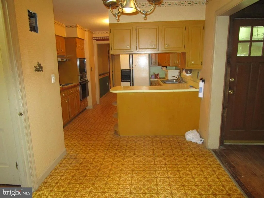 Photo of 40 W FAIRWAY CIRCLE