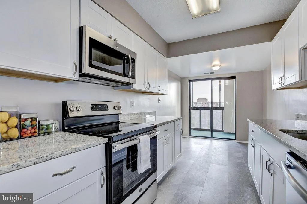 Photo of Unit 31007 at 15115 INTERLACHEN DRIVE