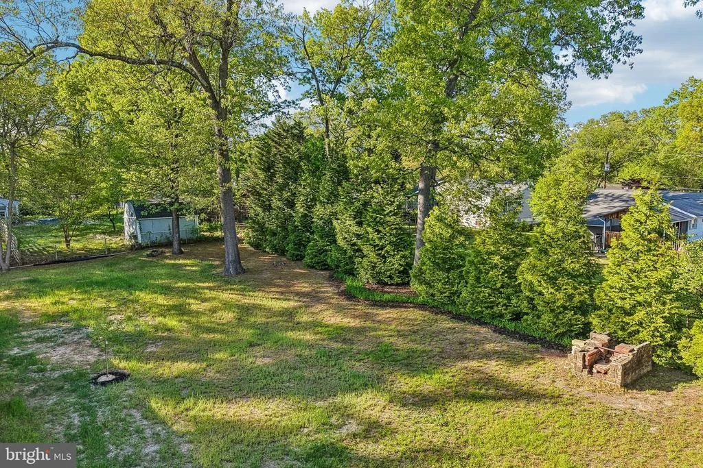 Photo of 816 MEADOW ROAD