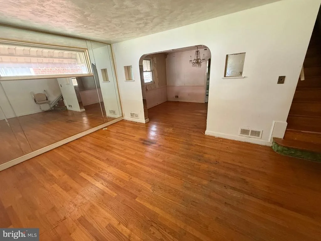 Photo of 125 48TH PLACE NE