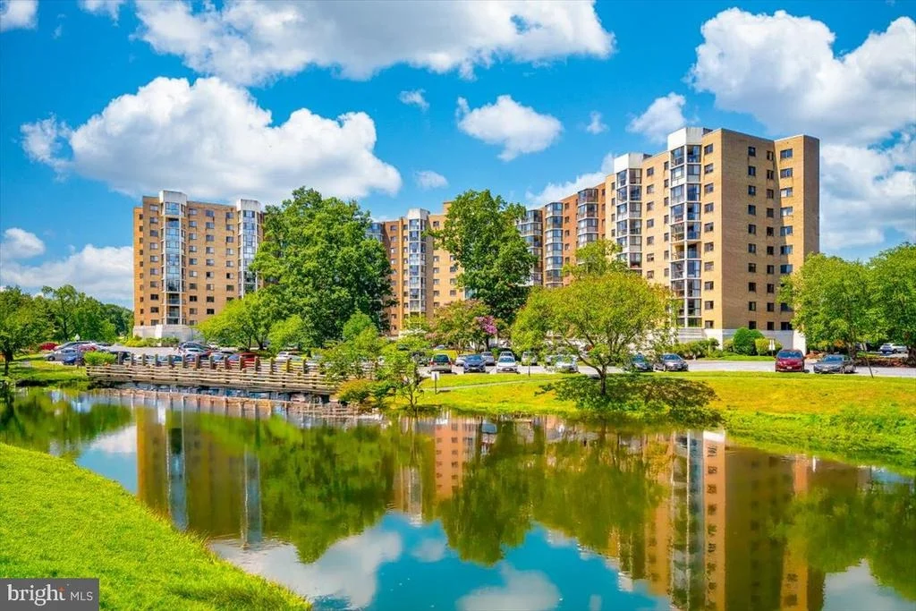 Photo of Unit 1807 at 15101 INTERLACHEN DRIVE