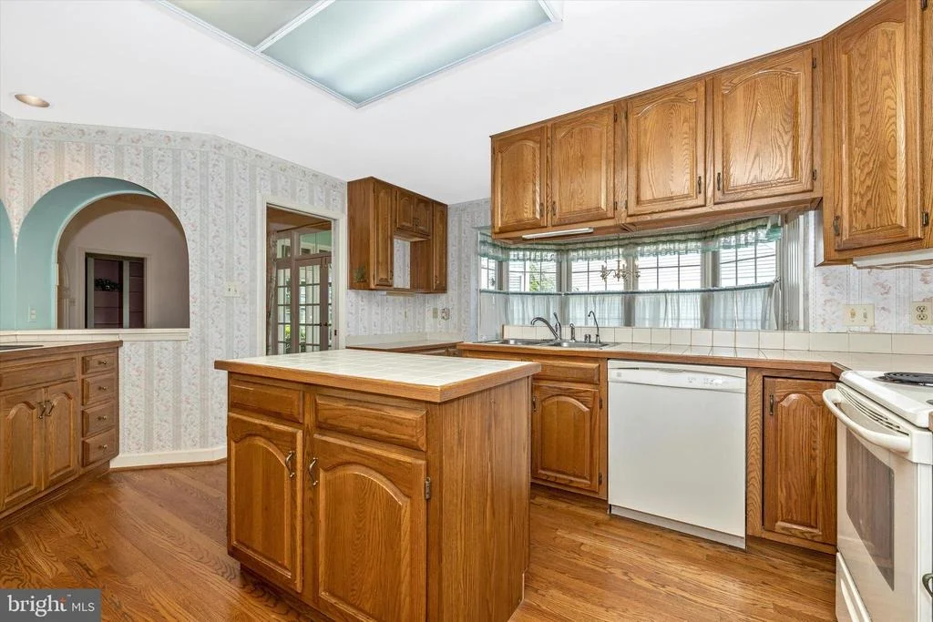 Photo of 827 DUNBROOKE COURT