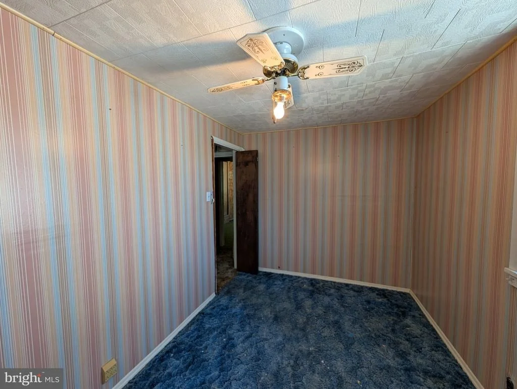 Photo of 6090 FALLS ROAD