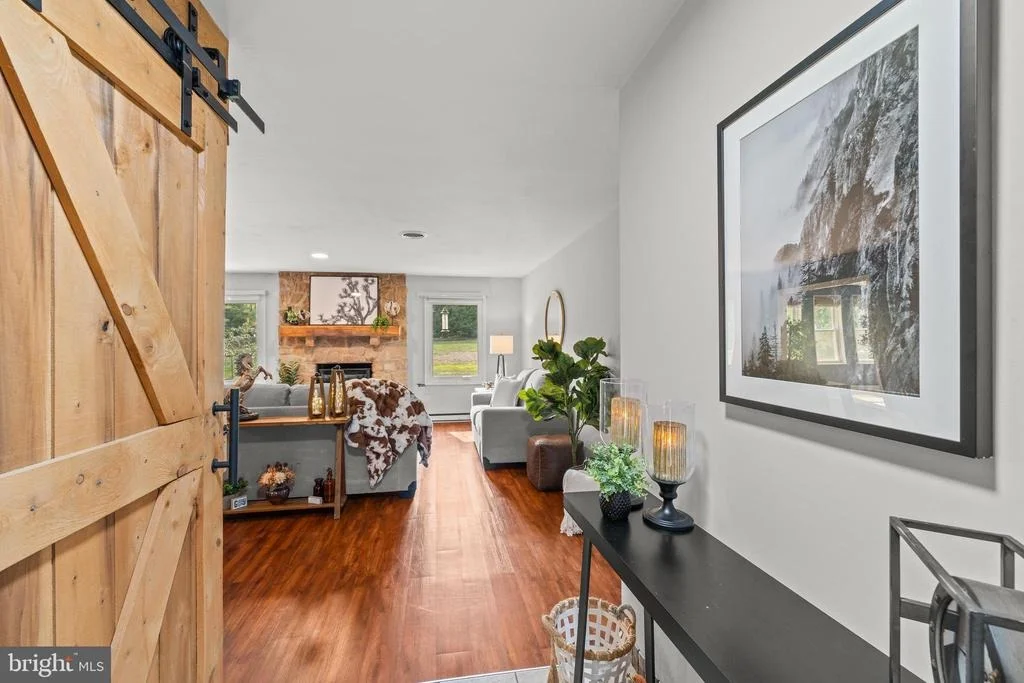 Photo of 223 PINEVIEW DRIVE