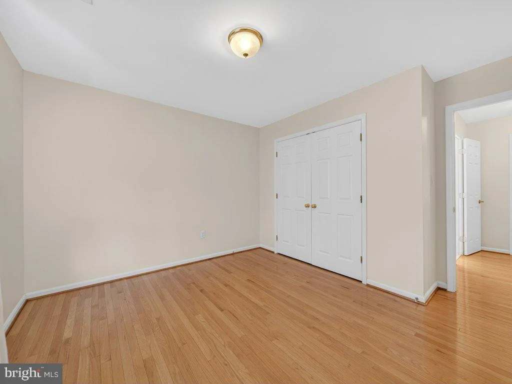 Photo of 9290 BAKER STREET