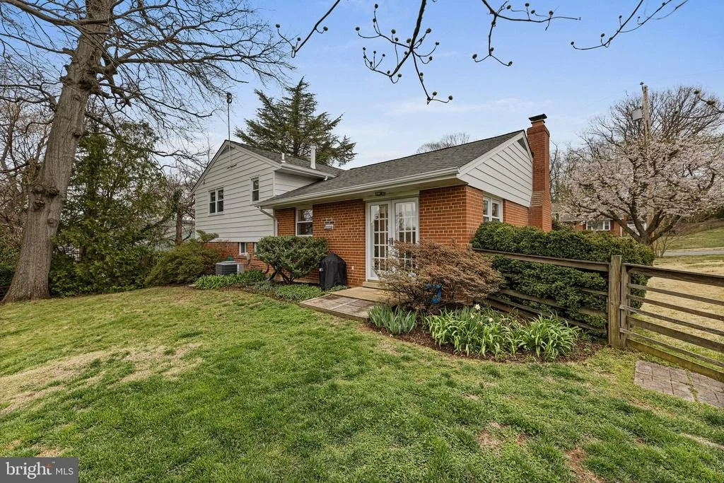 Photo of 4616 EXETER STREET