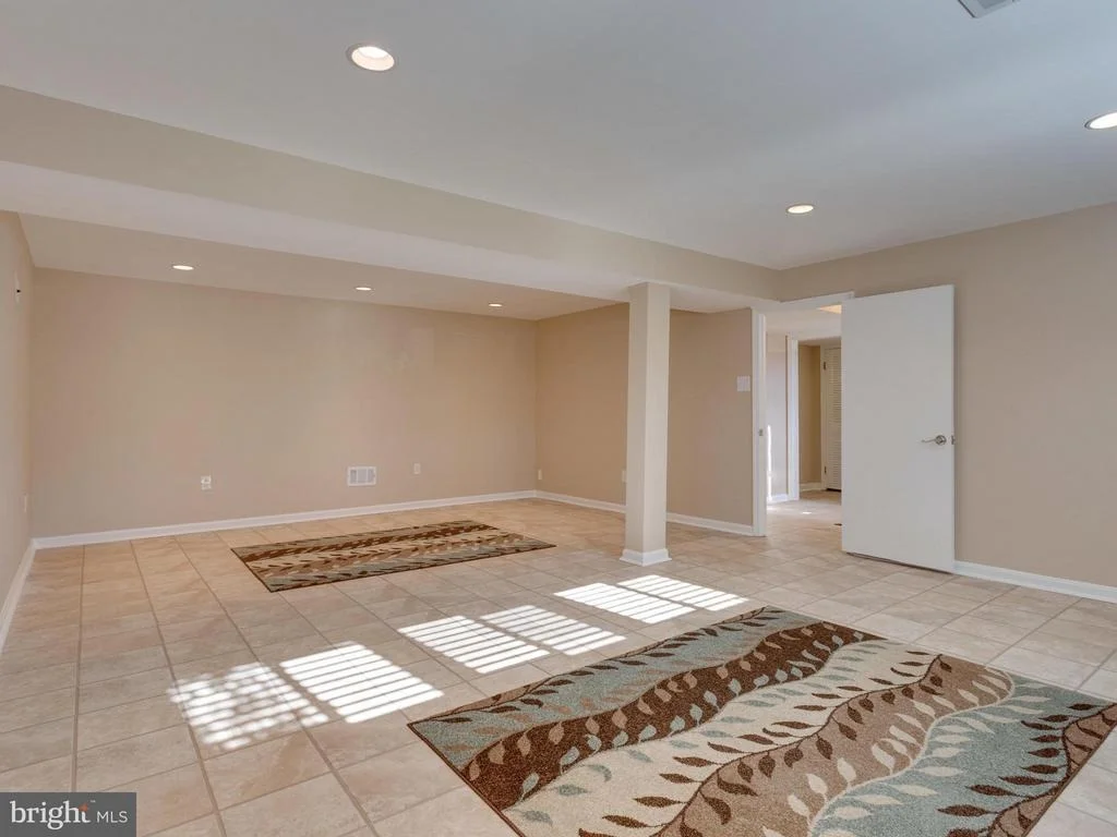 Photo of 8702 VICTORIA ROAD