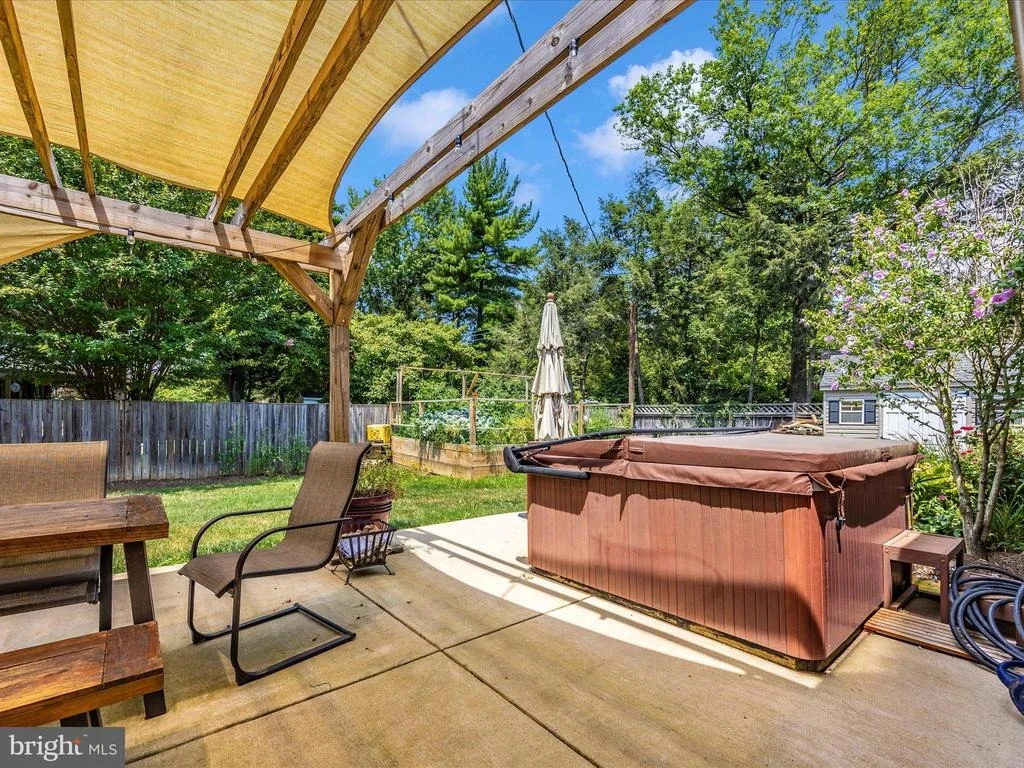 Photo of 201 CRESTVIEW COURT