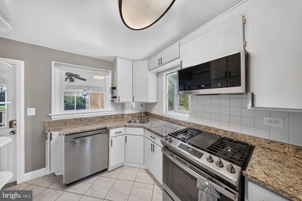 Photo of 2712 NEWTON STREET