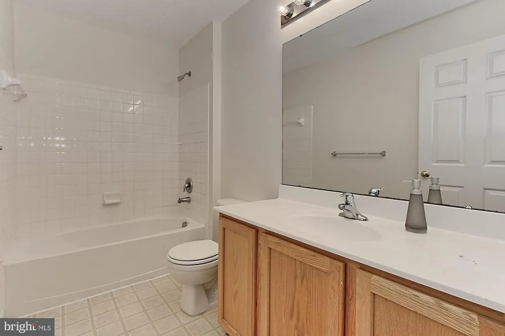 Photo of 6715 SELBOURNE LANE