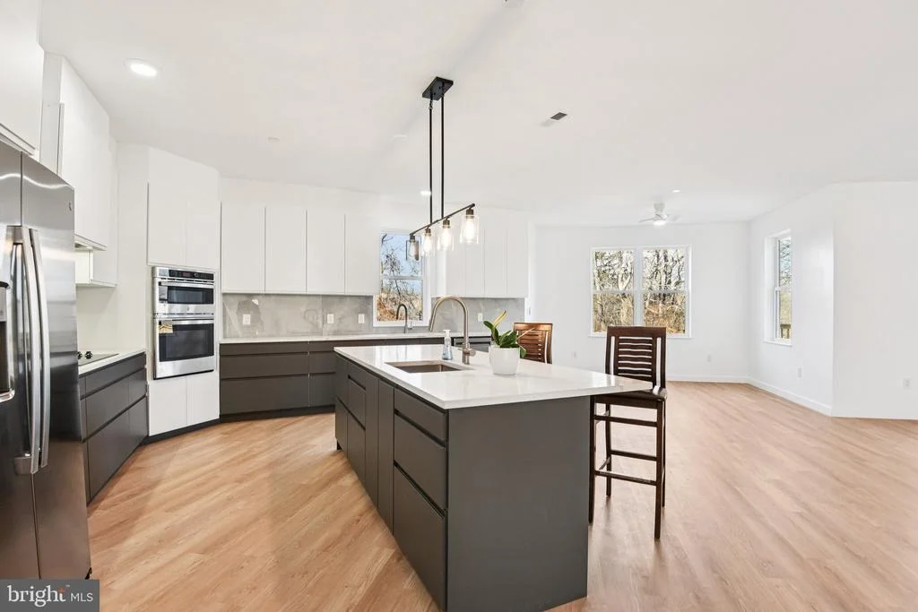 Photo of 8325 GROVE ANGLE ROAD