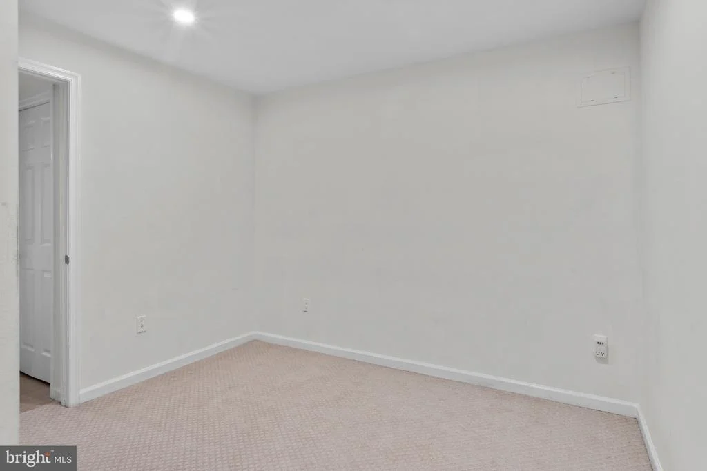 Photo of 33 JADE DRIVE