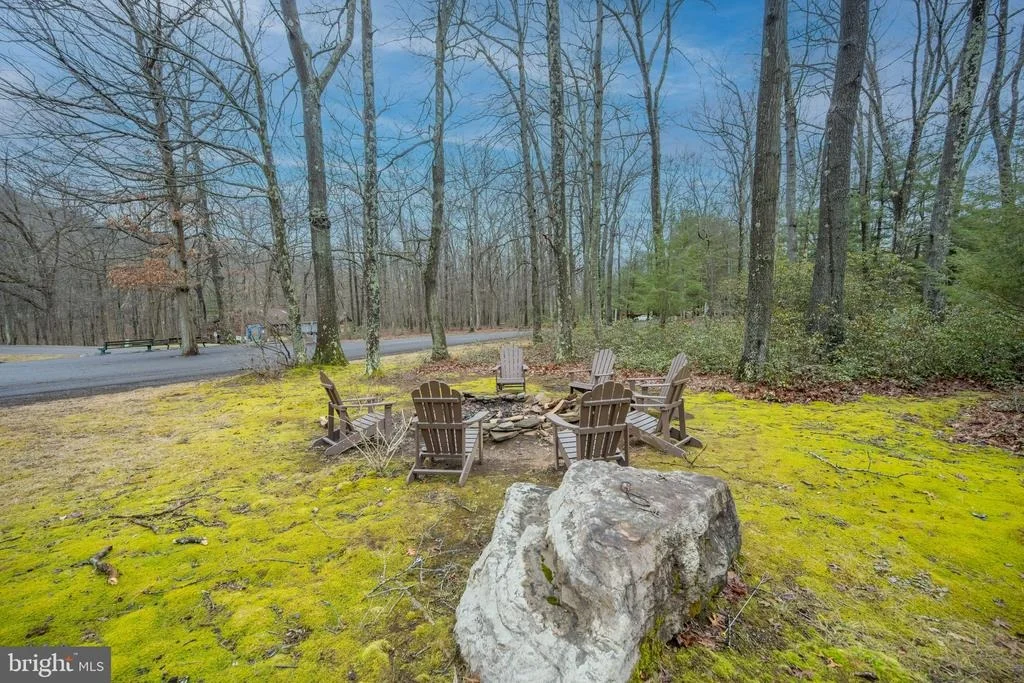 Photo of 526 GLEANINGS DRIVE
