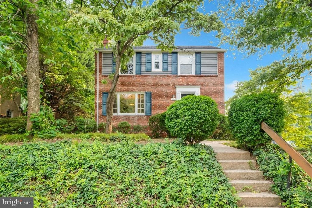Photo of 1004 DENNIS AVENUE