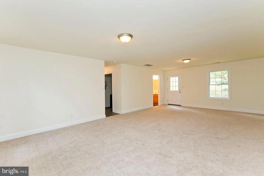 Photo of 401 BLUEBIRD TRL