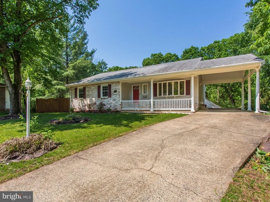 Photo of 9906 GREENVIEW LANE