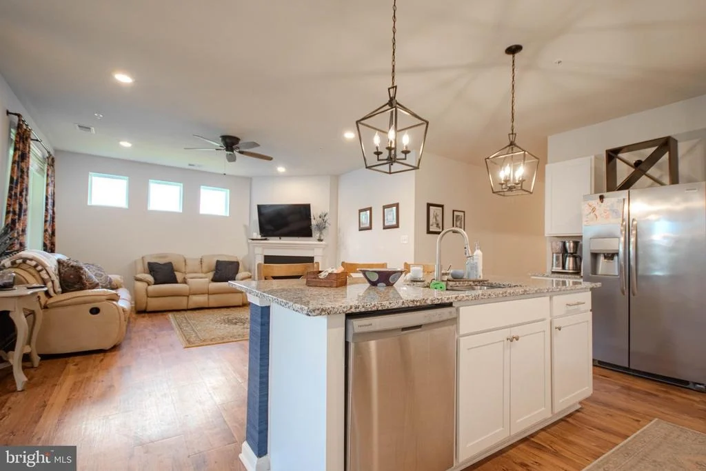 Photo of 406 TWIN CREEKS DRIVE