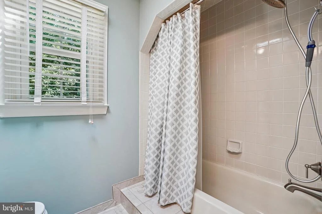 Photo of 616 SILVERSTONE COURT