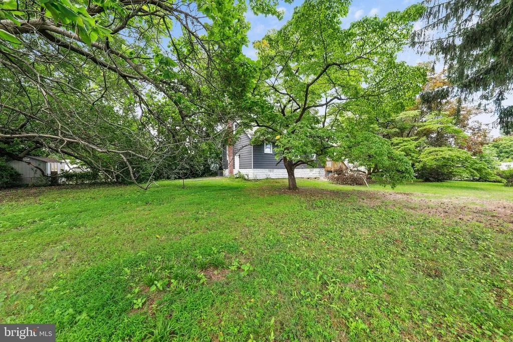 Photo of 865 N READ AVENUE