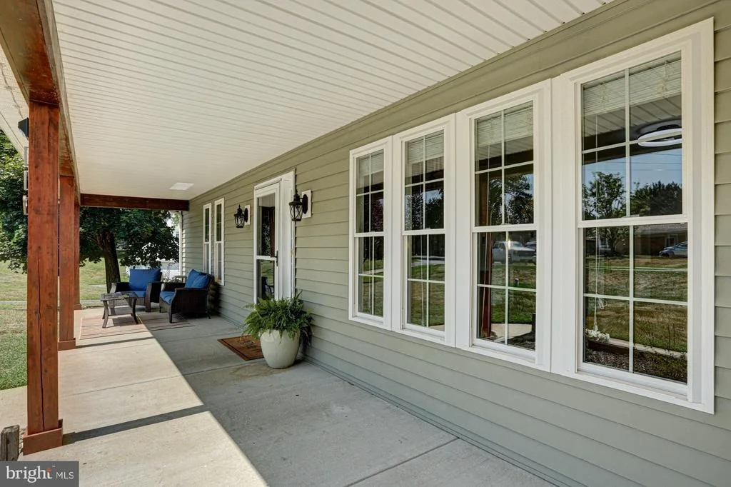 Photo of 119 N MEADOW DRIVE