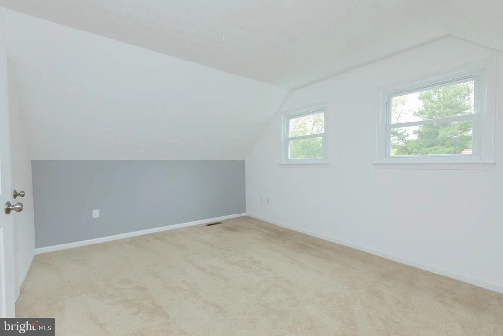 Photo of 706 UNIVERSITY DRIVE