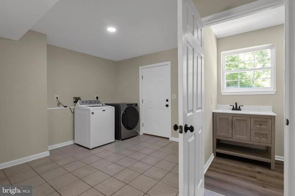 Photo of 2535 SMITH POINT ROAD