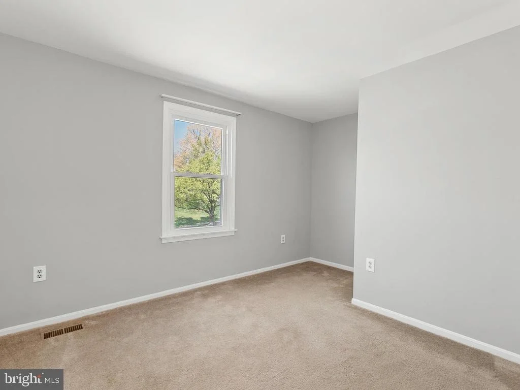 Photo of 2339 DECKMAN LANE