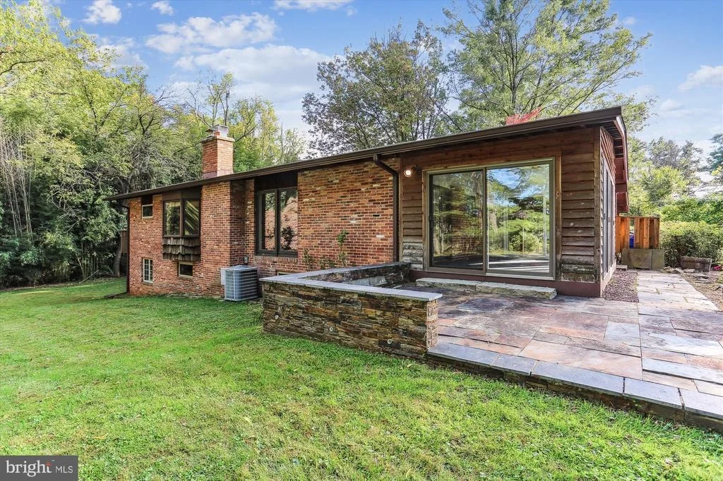Photo of 816 OLIVE DRIVE