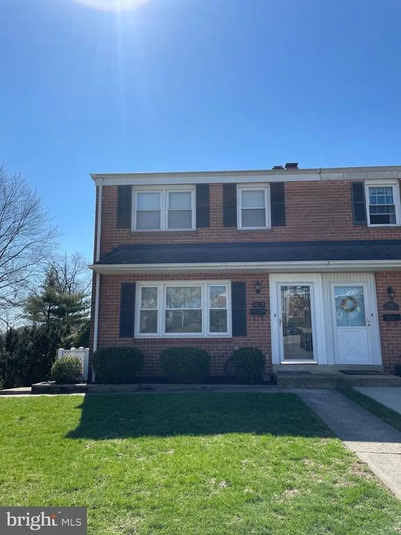 Photo of 1019 GROVEHILL ROAD
