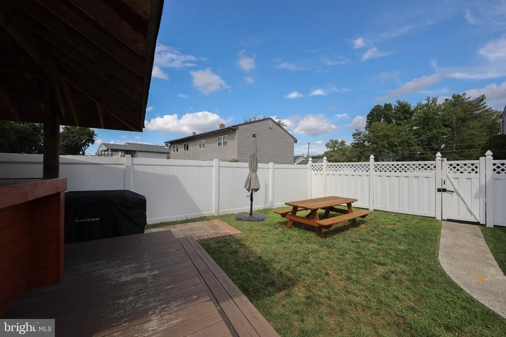 Photo of 787 LANCING ROAD