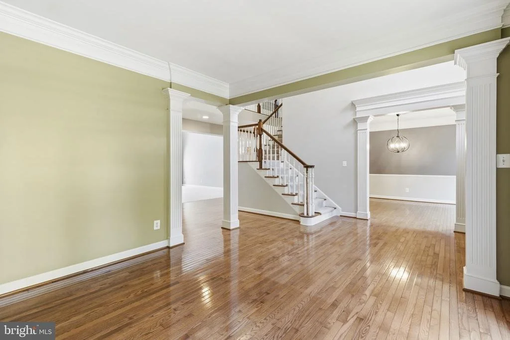 Photo of 1124 OAK TREE DRIVE