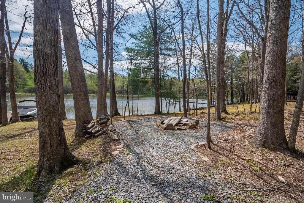 Photo of 827 PENN POINT ROAD