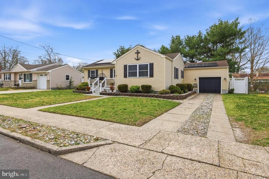 Photo of 210 RIDGEWOOD DRIVE