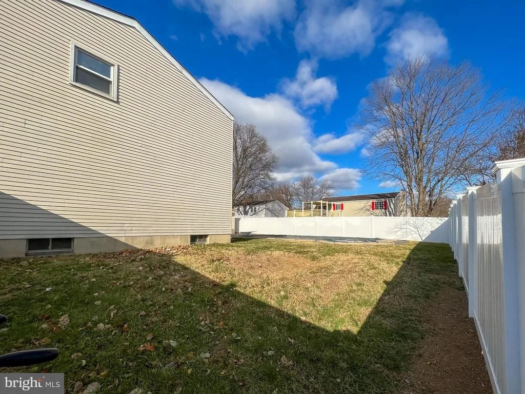 Photo of 1800 LAWNVIEW DRIVE