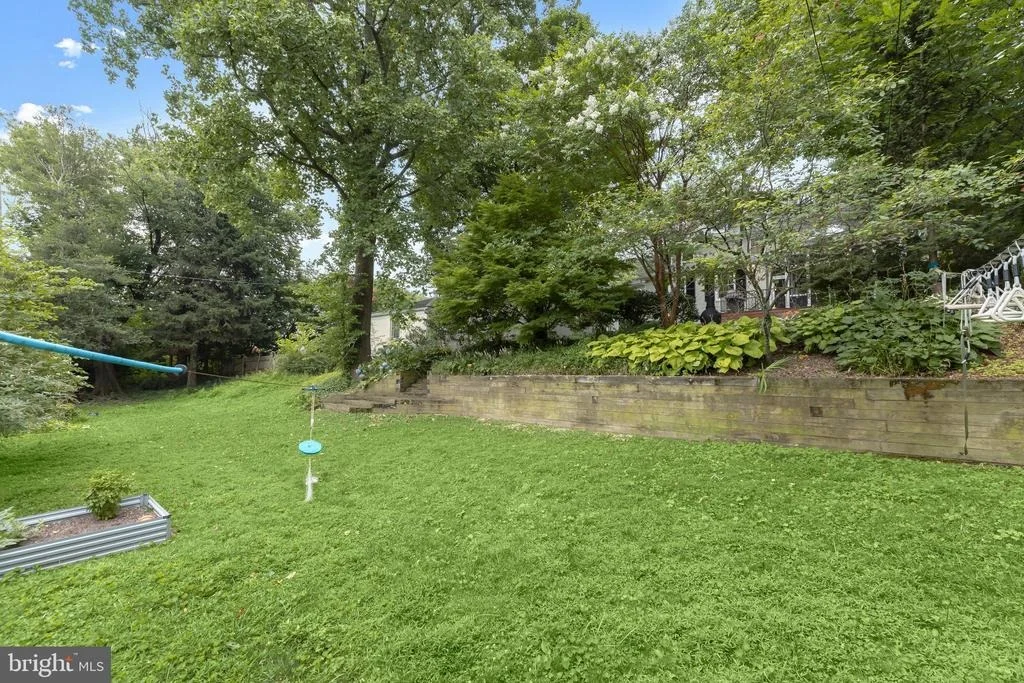 Photo of 210 NORTHFIELD PLACE