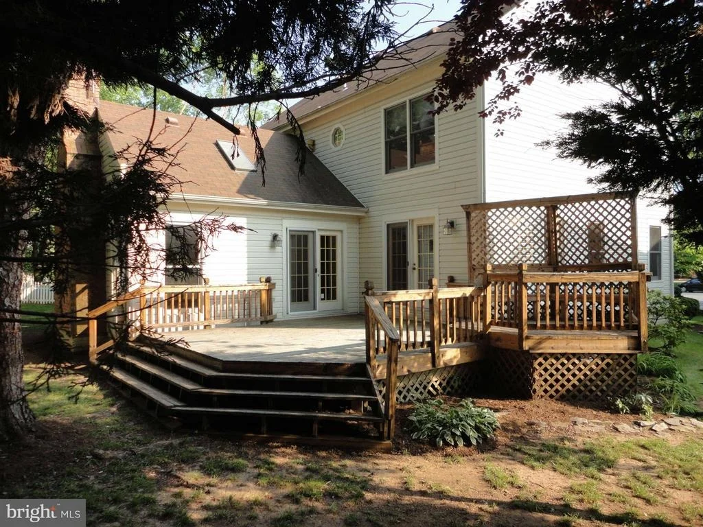 Photo of 21 LEATHERLEAF COURT