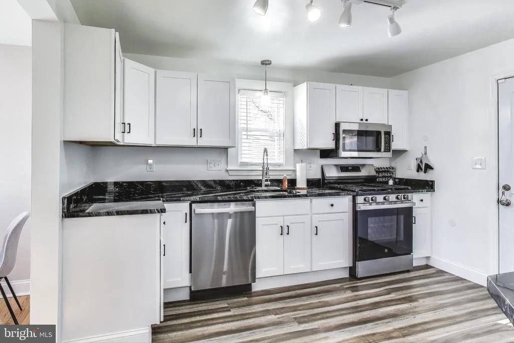 Photo of 1225 LANDOVER ROAD