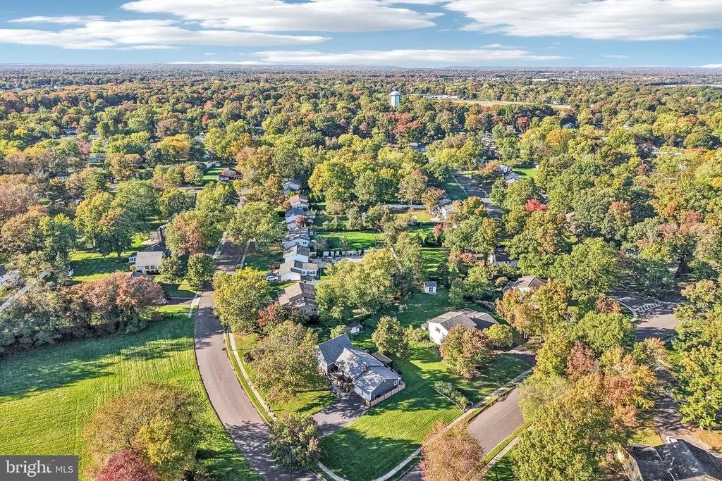 Photo of 2 BEECHCROFT DRIVE