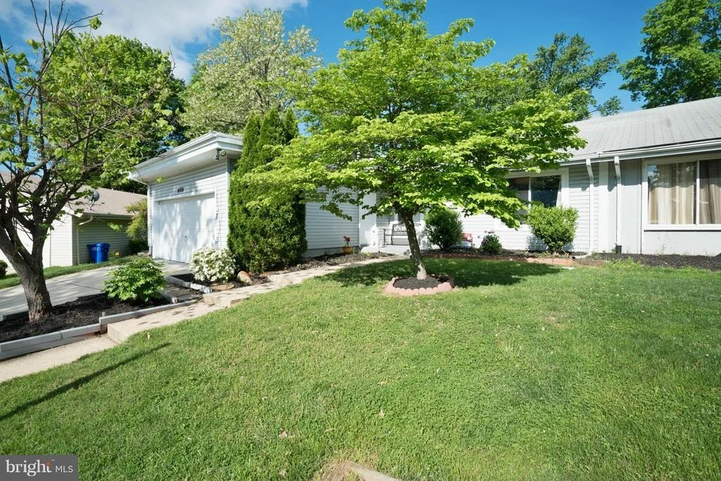 Photo of 14924 HYDRUS ROAD