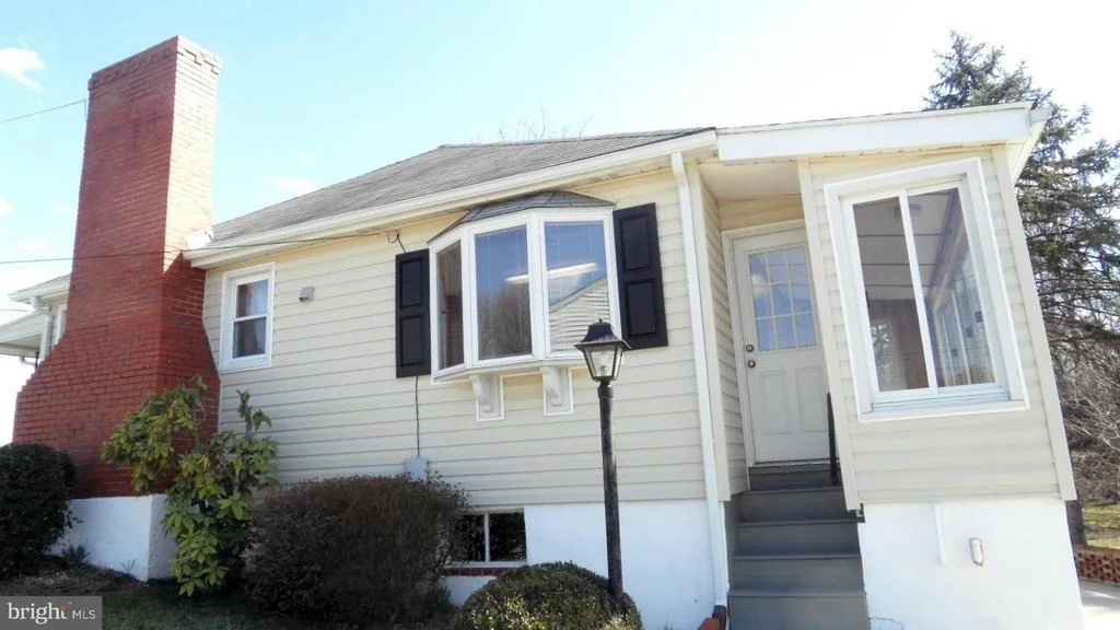 Photo of 304 SOUDER ROAD