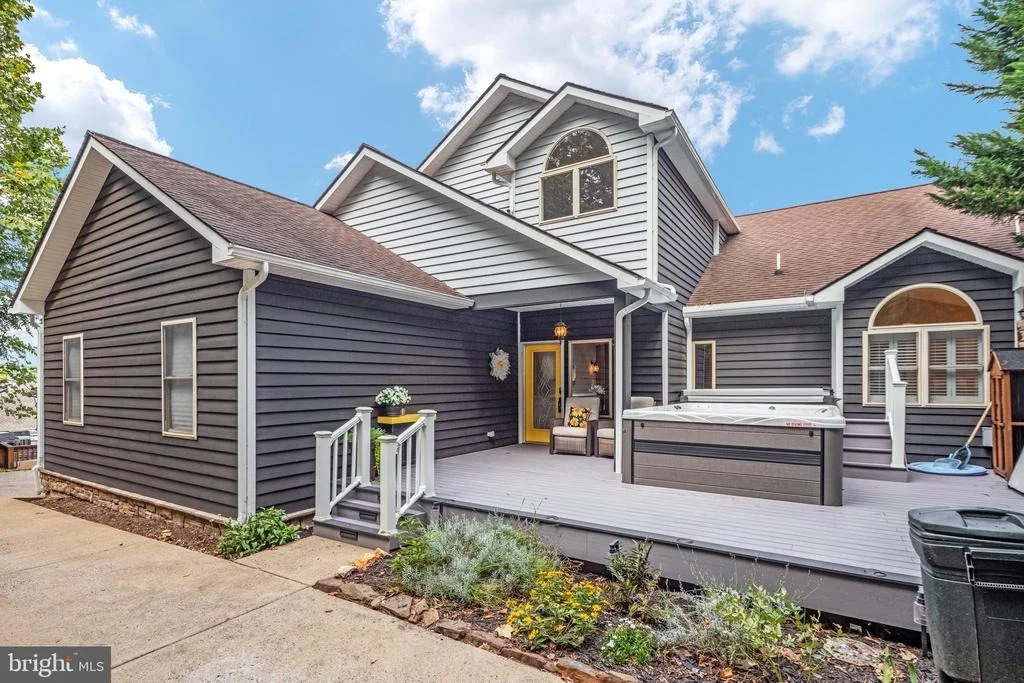 Photo of 111 WATERSIDE LANE