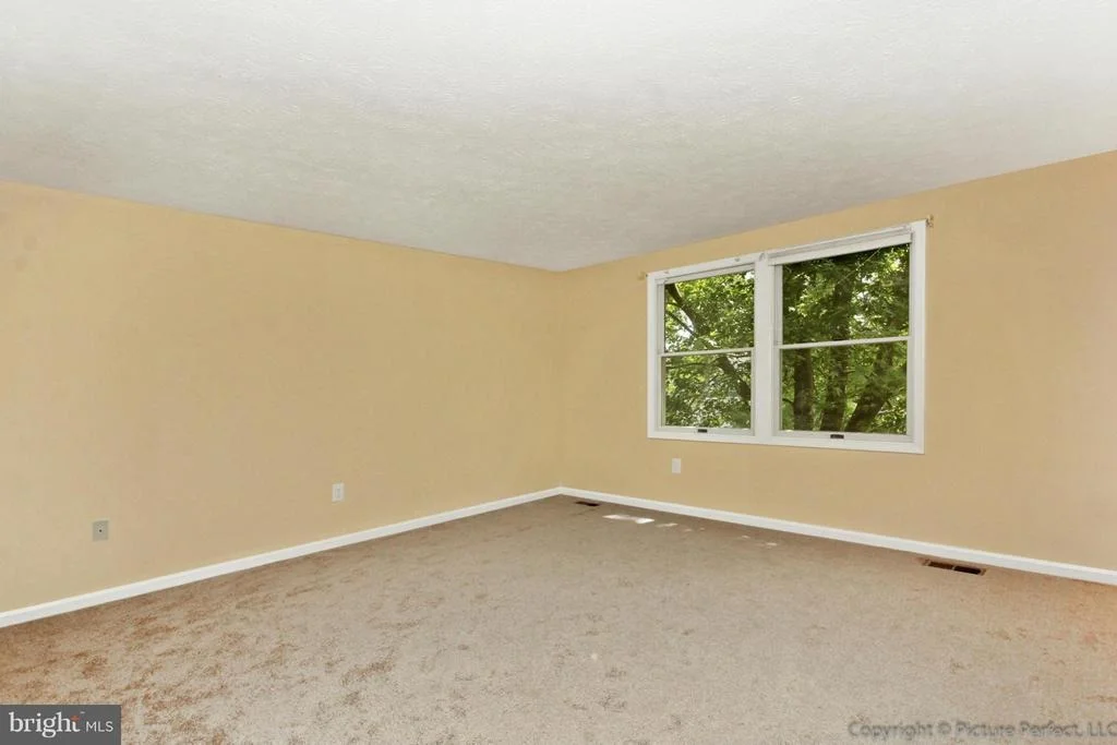 Photo of 577 BINFORD COURT